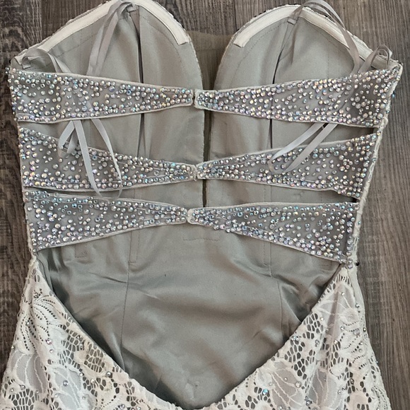 La Femme White Lace Rhinestone Prom Pageant Evening Wedding Dress - Picture 13 of 16